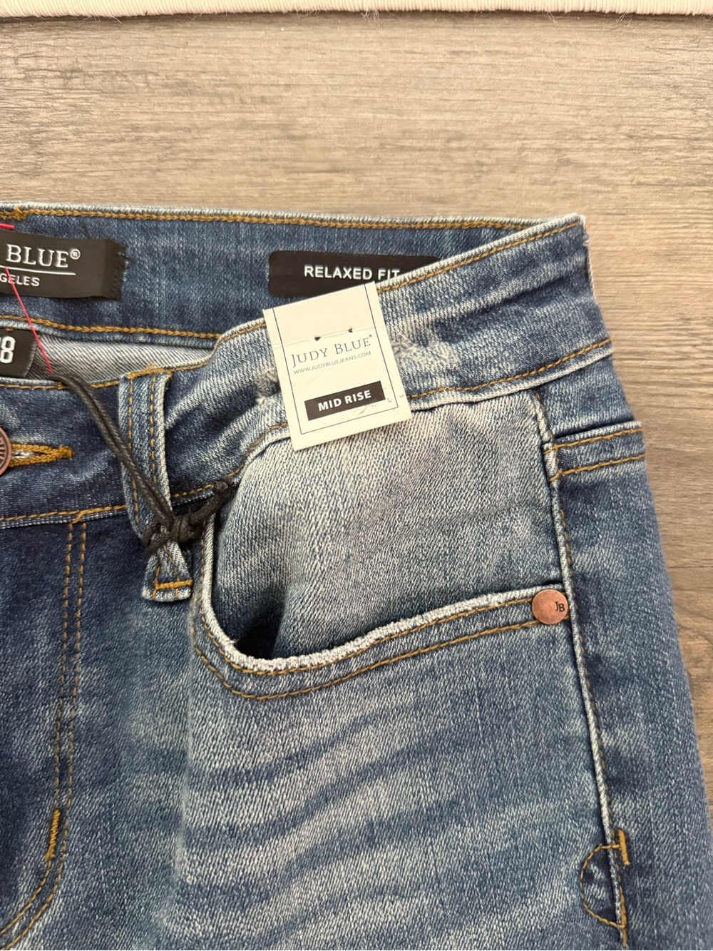 NWT Judy Blue Mid-Rise Relaxed Fit Jeans Size 28 - Picture 4 of 7
